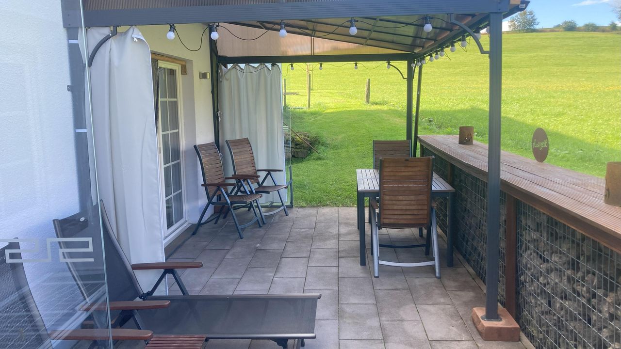 IMG_Terrasse mit Dach IMG_Terrasse mit Dach